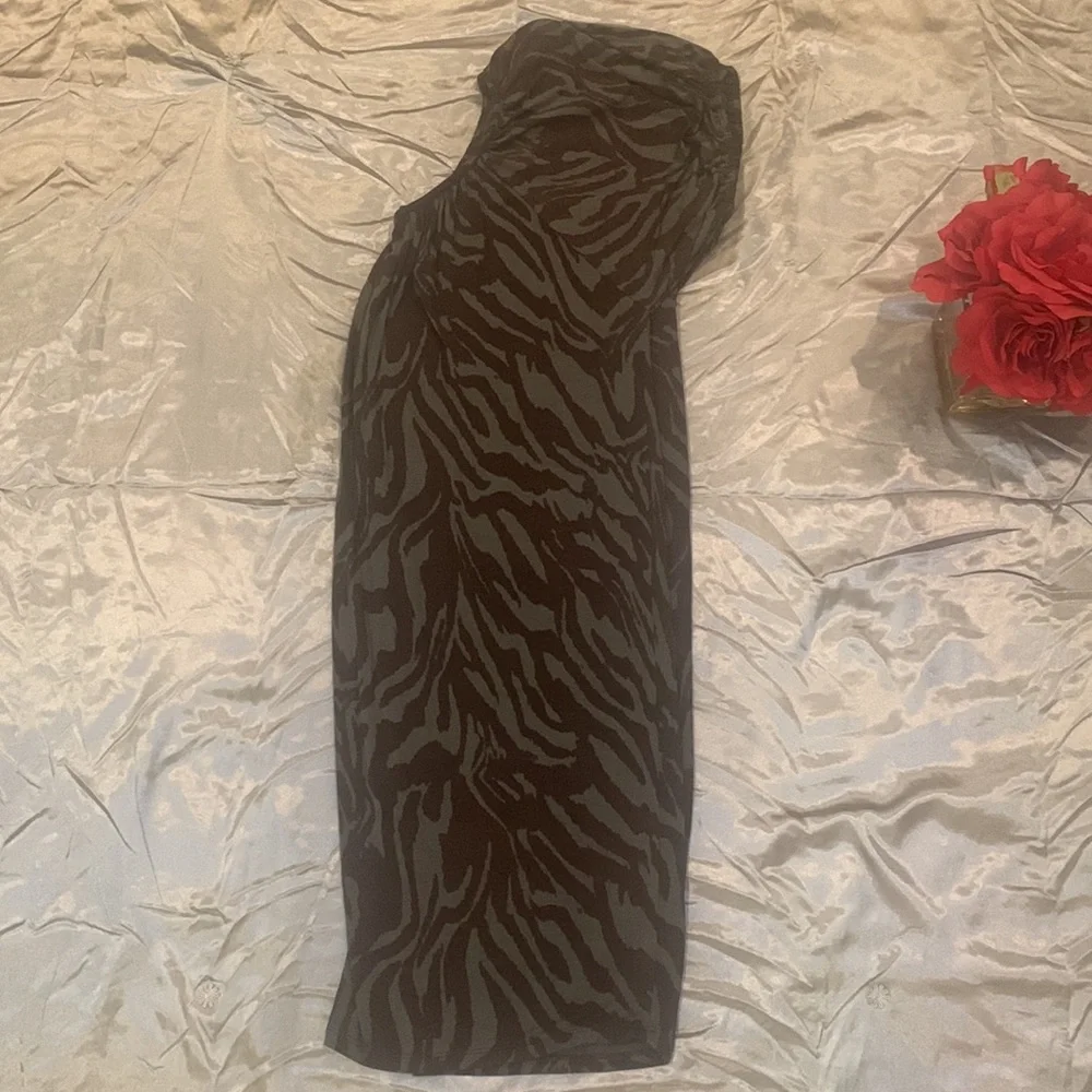 🌹Micheal Kors Beautiful Stretch Zebra Print Dress Brown & Green